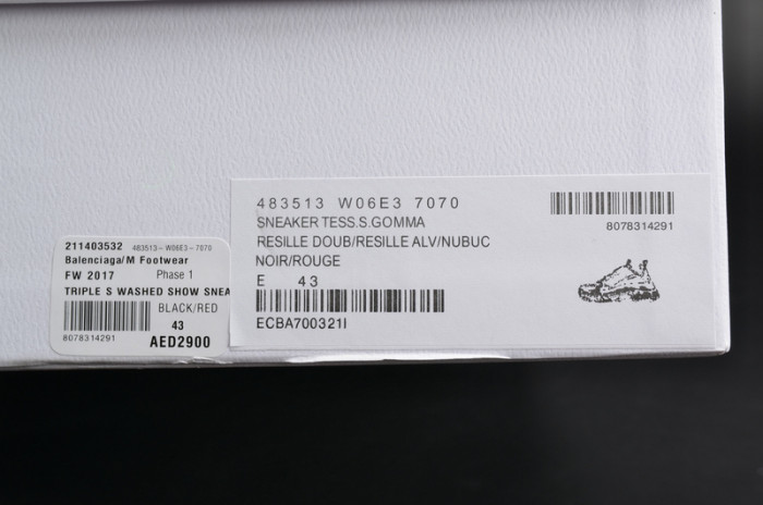 bl 17fw triple s trainer black/ red mens w05m23972