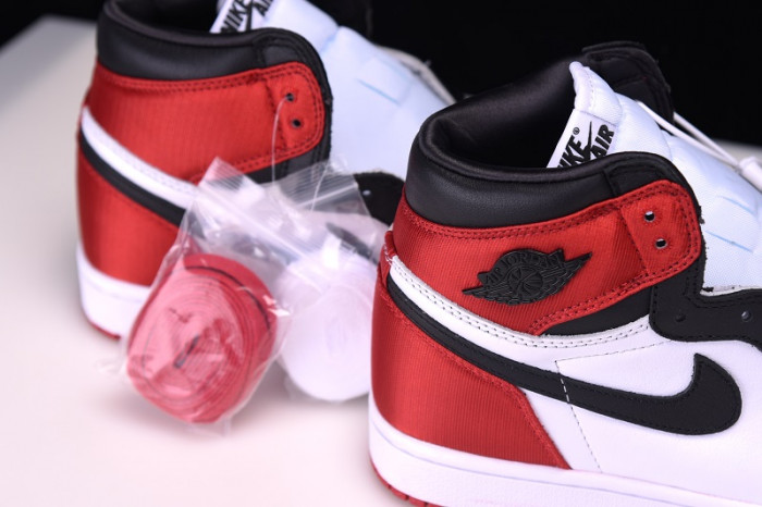 jordan 1 retro high satin black toe - cd0461-016