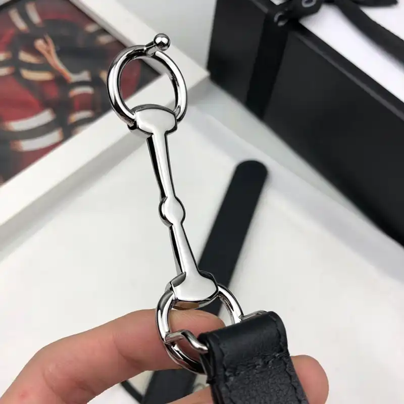 G*u*i s belte 1905bl0319