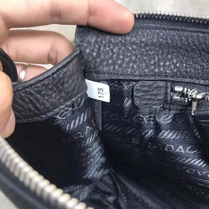 Pra*a bags 1910bb0007