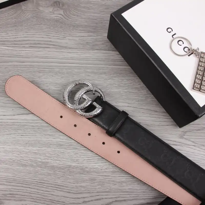 G*u*i s belte 1911x0002