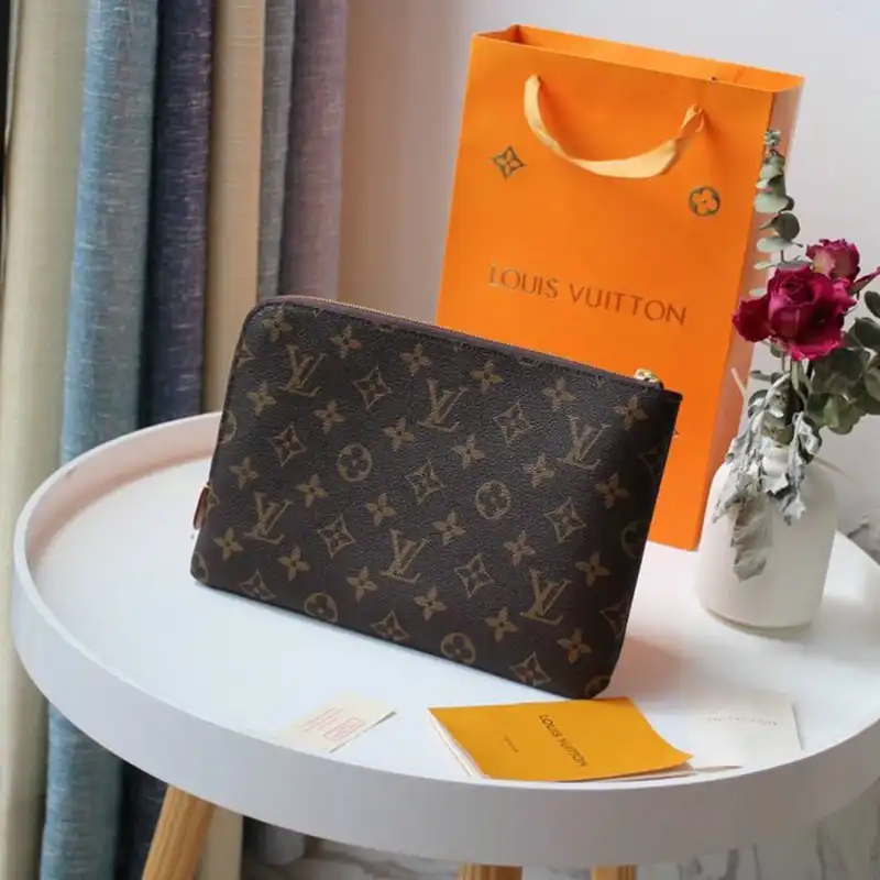 LV Bags 2010B570044