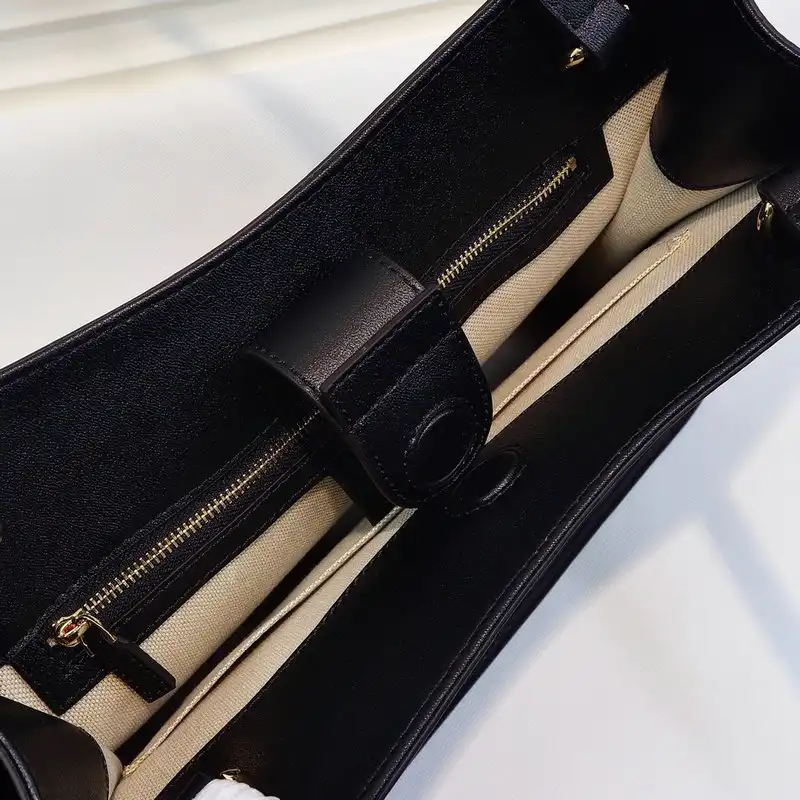 G*u*i bags 205b570045