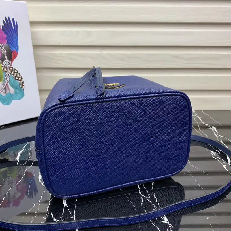 Pra*a bags 20b570133