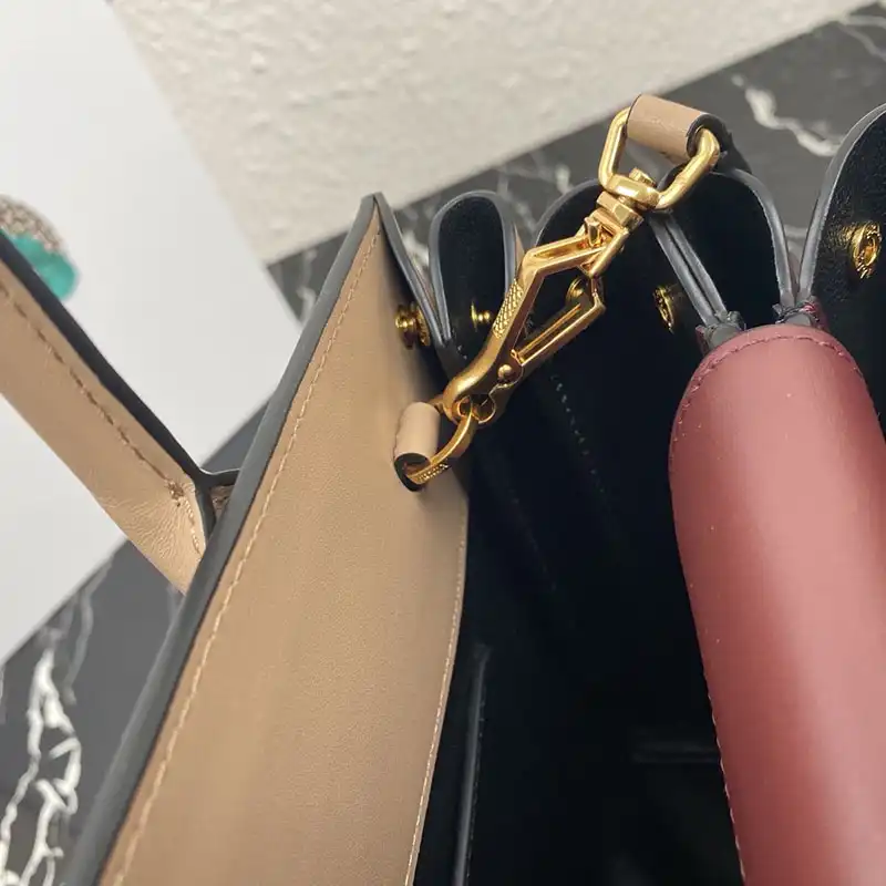 Pra*a bags 204b570057