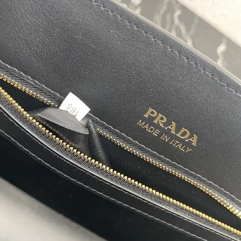 Pra*a bags 204b570058