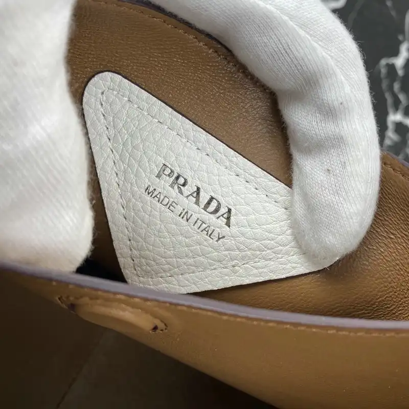 Pra*a bags 205fy0192