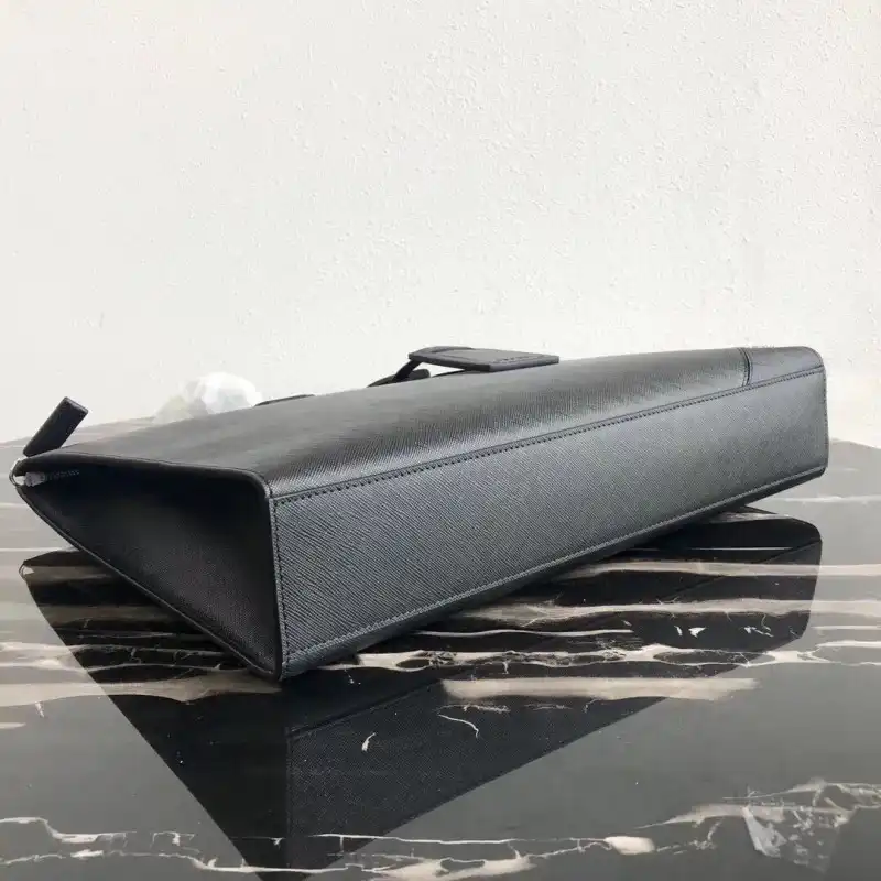 Pra*a bags 2107ya0001