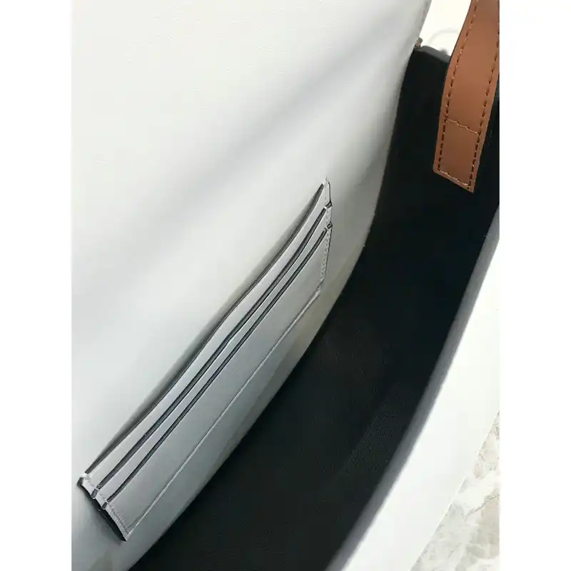 L0ew* bags 2111fy0048