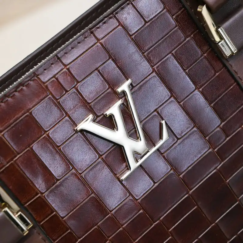 LV Bags 2111YZ0060