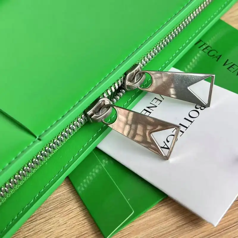 b0tt*ga Ven*ta bag 2209sf0027