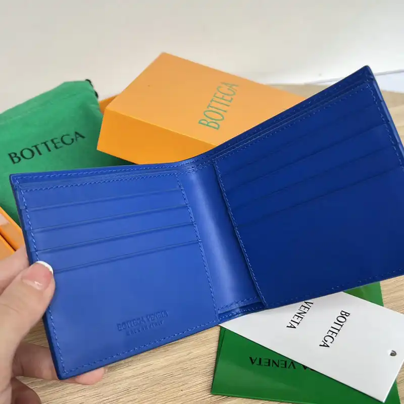 b0tt*ga Ven*ta bag 2209sf0100