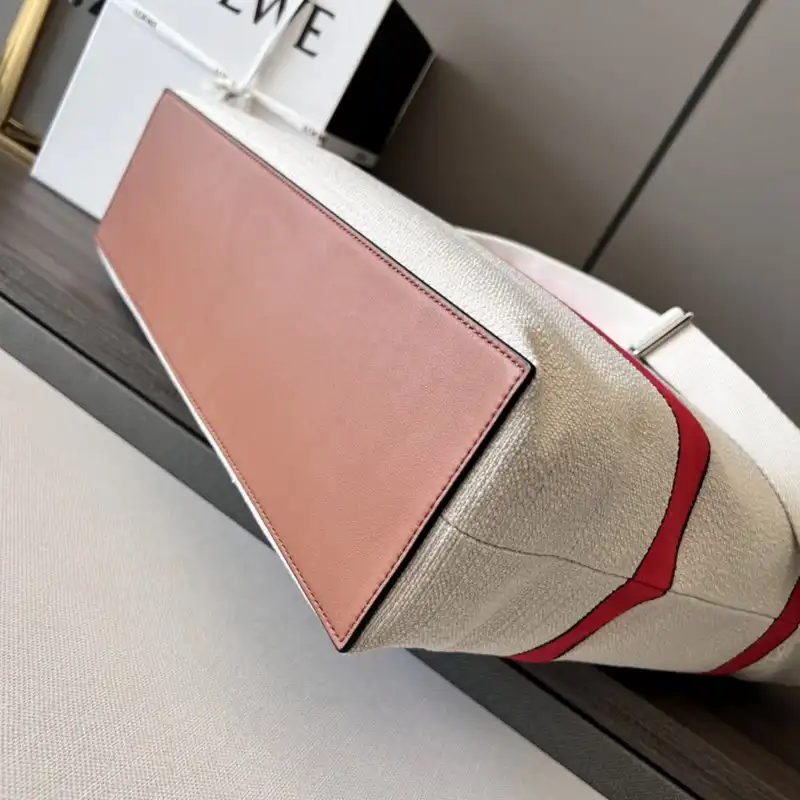 L0ew* bag 2210ya0047