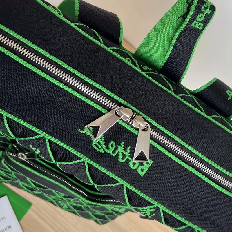 b0tt*ga Ven*ta bag 2211sf0013