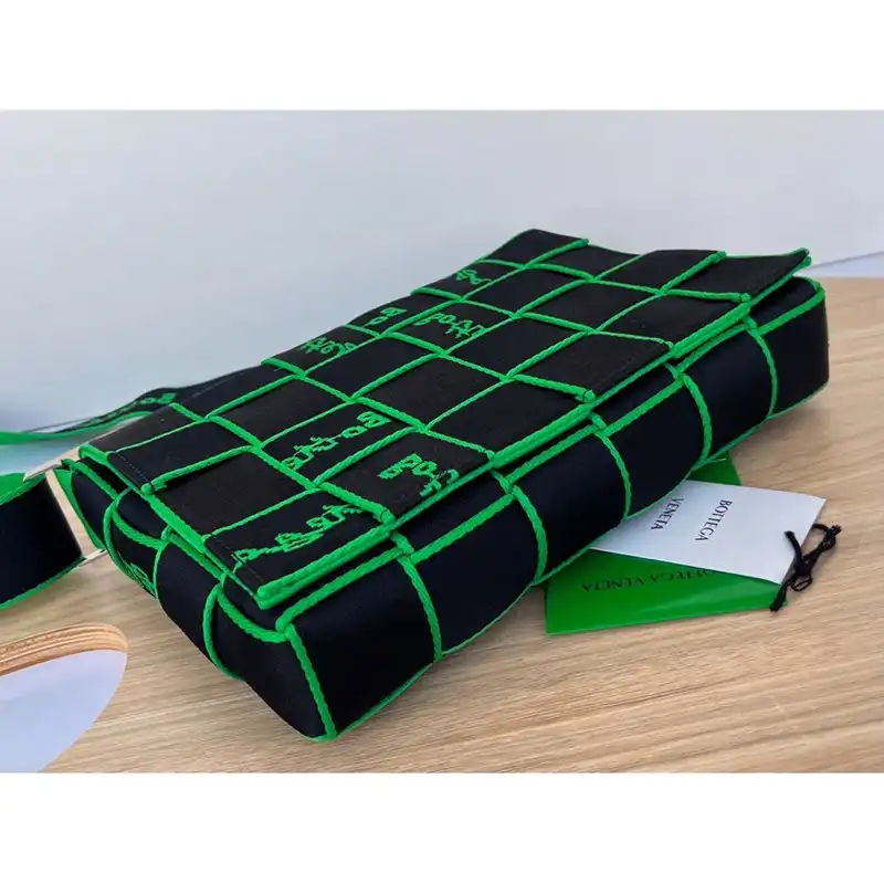 b0tt*ga Ven*ta bag 2211sf0108