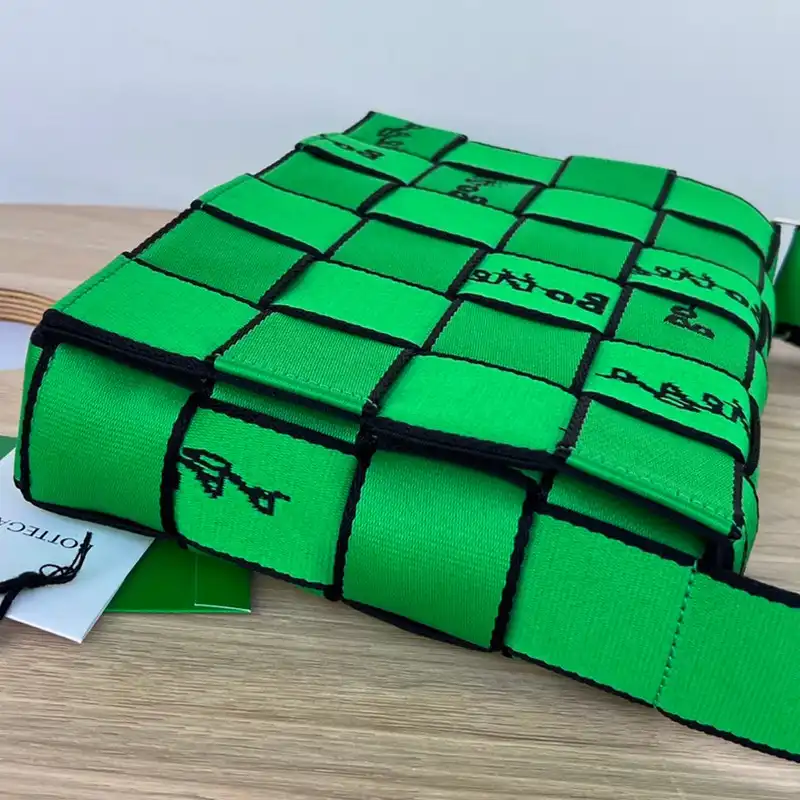 b0tt*ga Ven*ta bag 2211sf0109