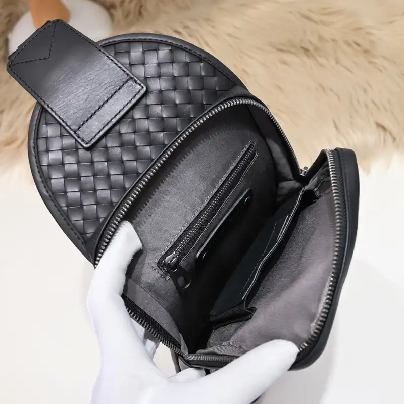 b0tt*ga Ven*ta bag 2212yz0051