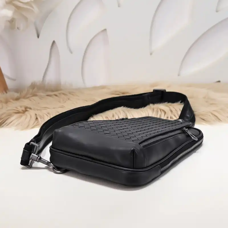 b0tt*ga Ven*ta bag 2212yz0052