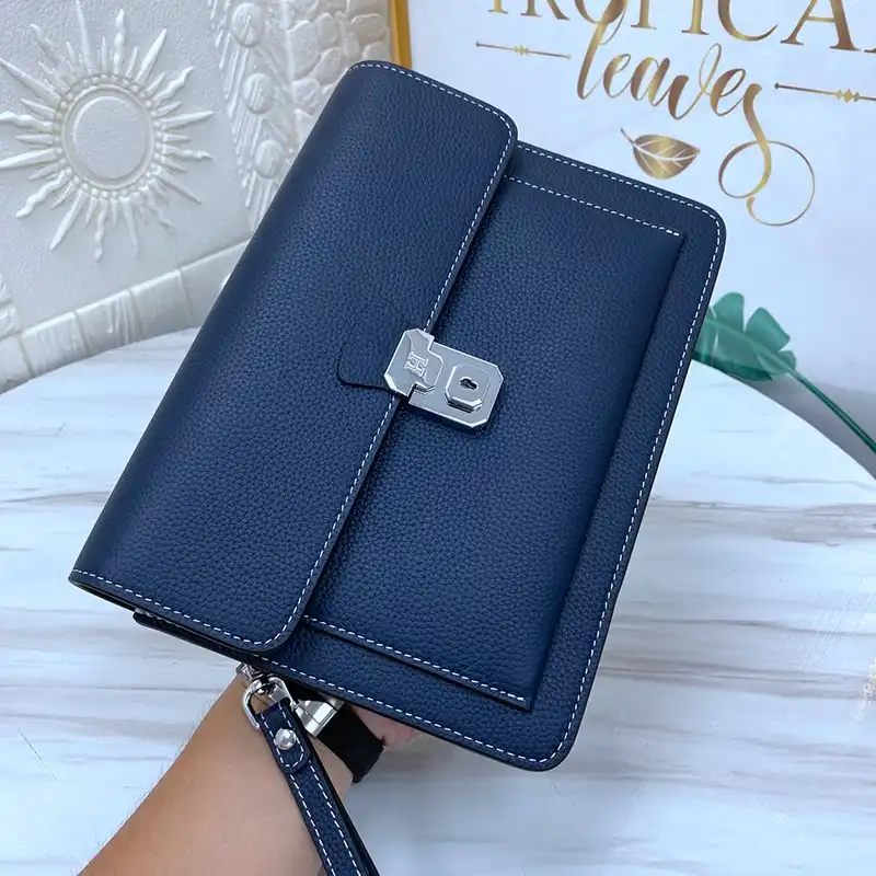 H**me5 bag 2309ya0119