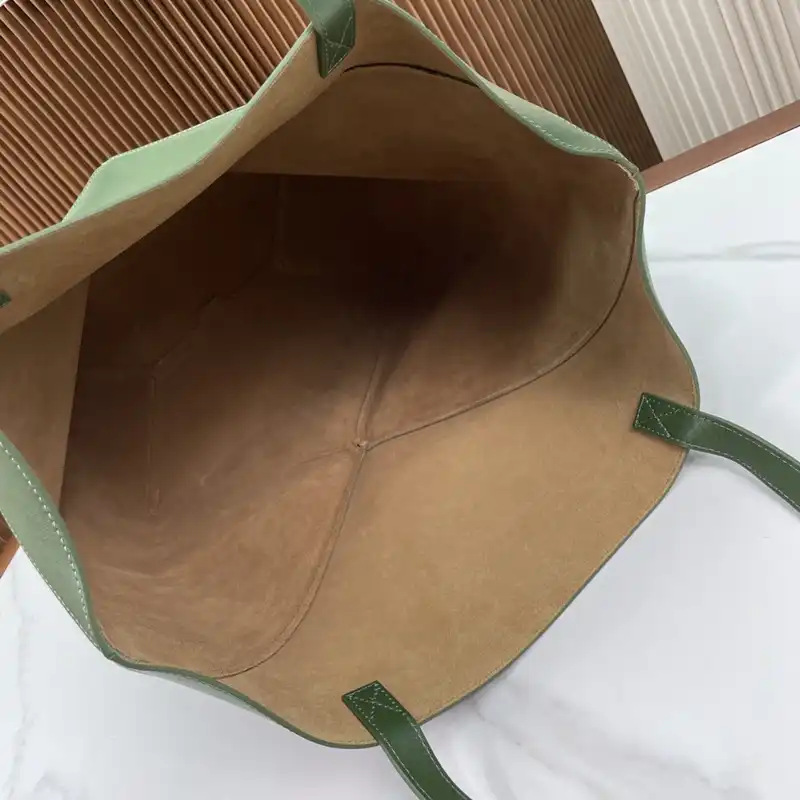 L0ew* bags 2312ya0015