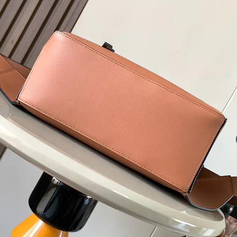 L0ew* bags 2312ya0023