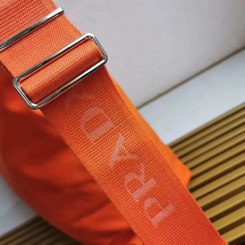 Pra*a bags 2312ya0035