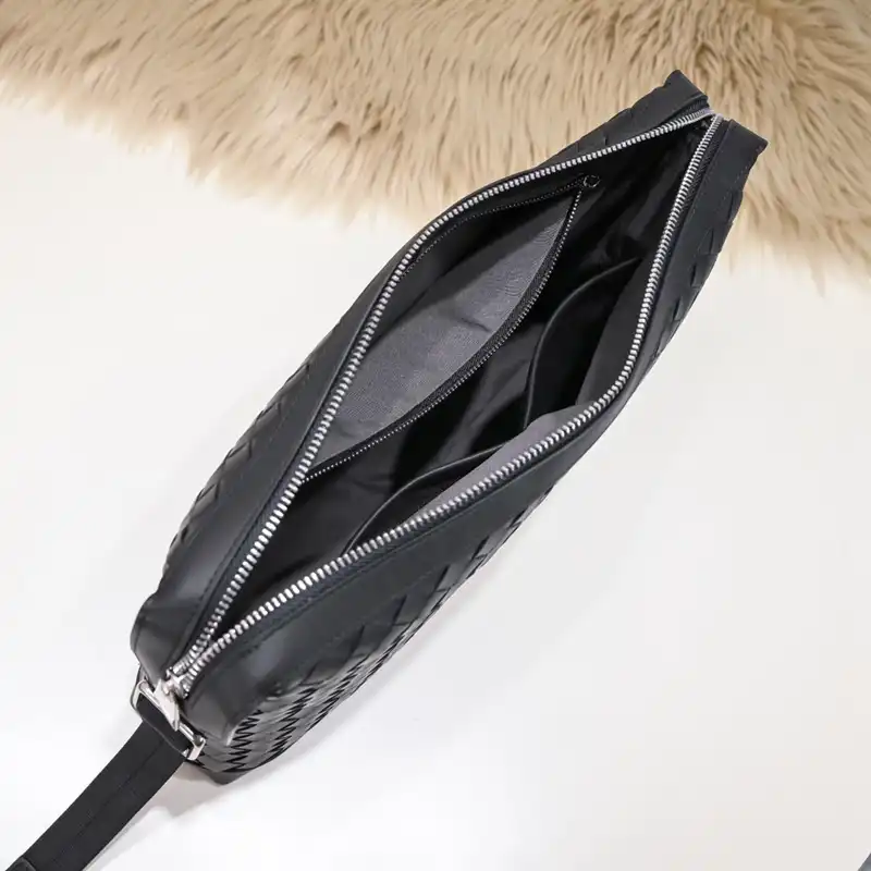 b0tt*ga Ven*ta bags 2401ya0018