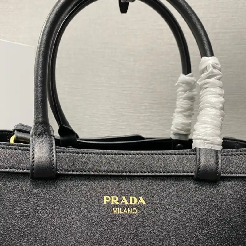 Pra*a bags 2401ya0172
