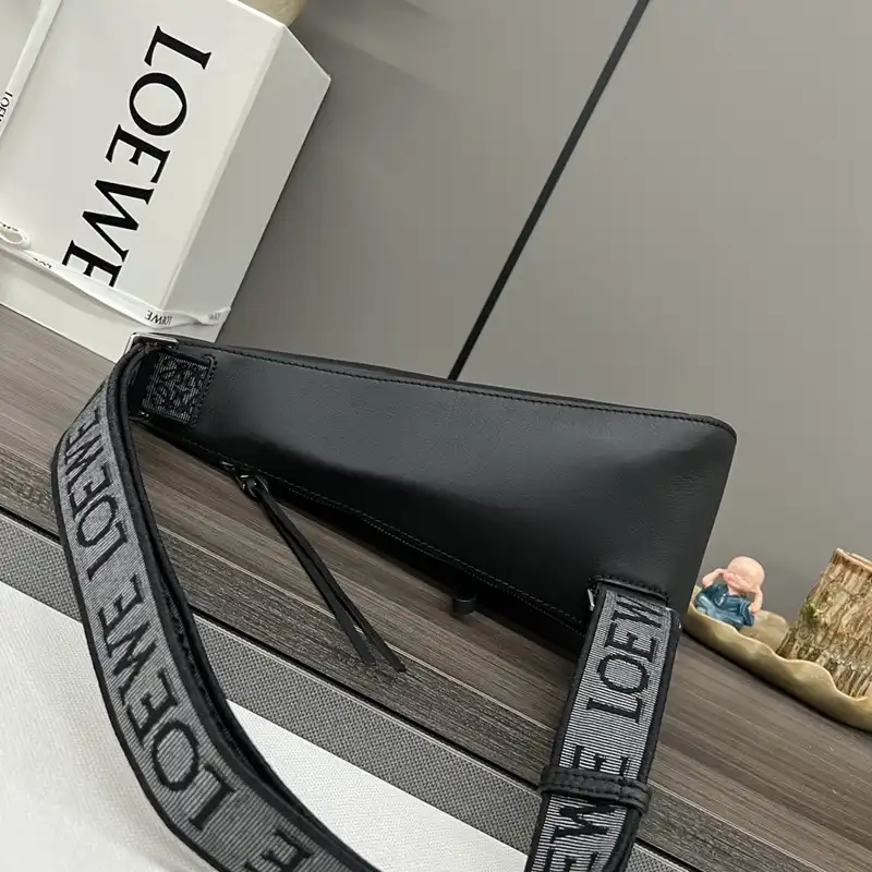 L0ew* bags 2404ya0082