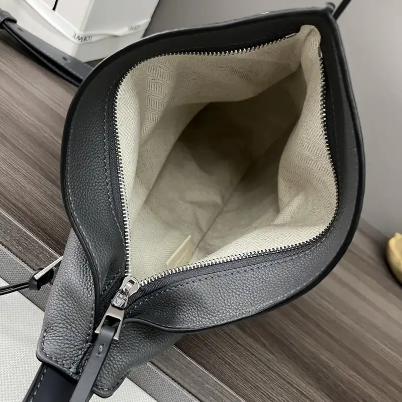 L0ew* bags 2404ya0089