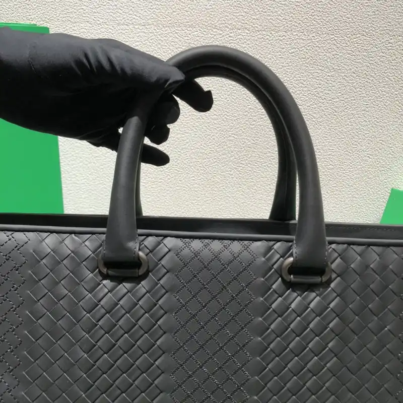 b0tt*ga Ven*ta bags 2406ya0018