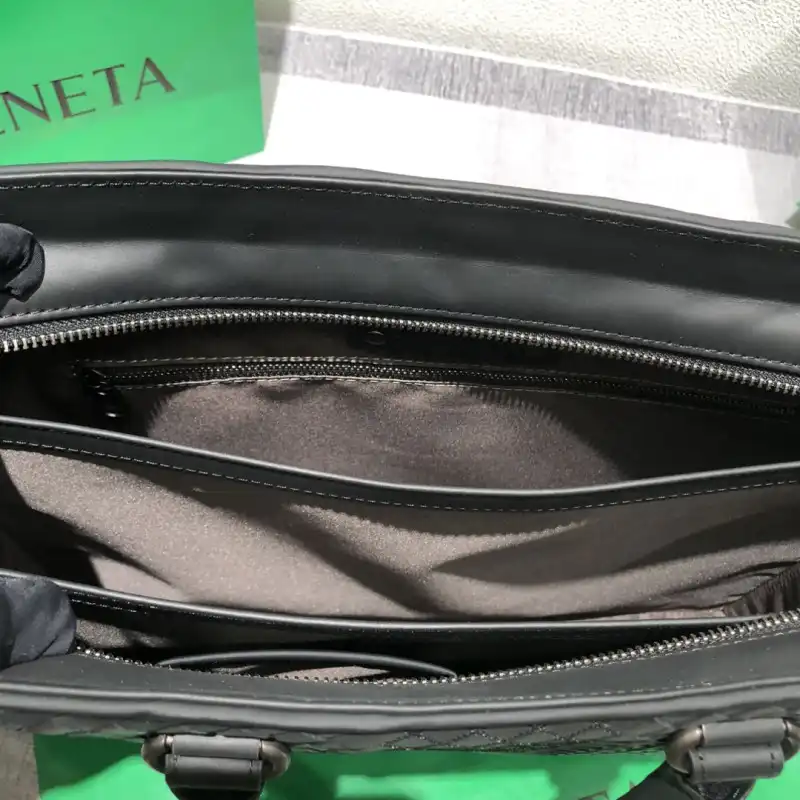 b0tt*ga Ven*ta bags 2406ya0018