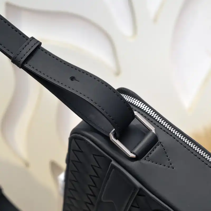 b0tt*ga Ven*ta bags 2409ya0038