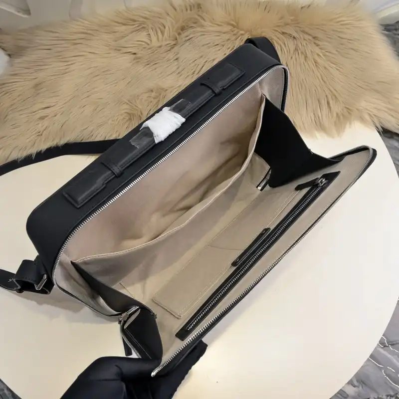 b0tt*ga Ven*ta bags 2409ya0038