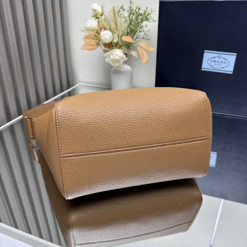 Pra*a bags 2410ya0009