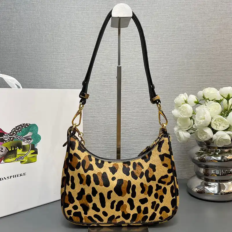 Pra*a bags 2411ya0019