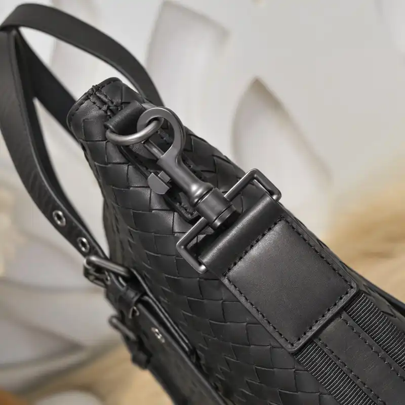 b0tt*ga Ven*ta bags 2411ya0045