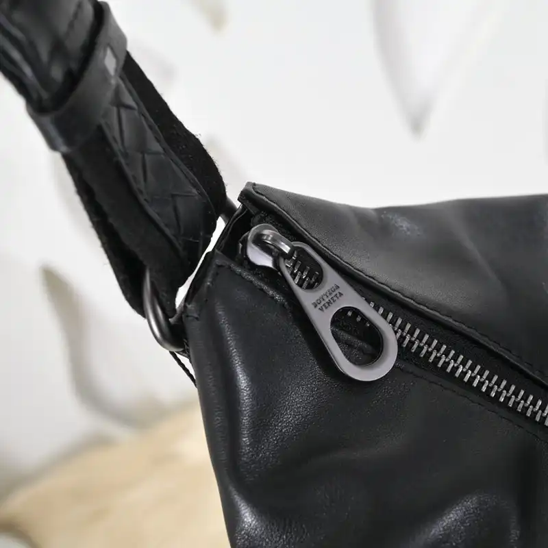 b0tt*ga Ven*ta bags 2411ya0051