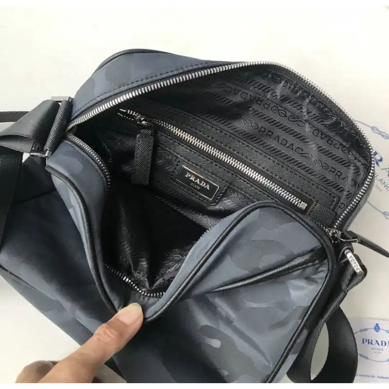 Pra*a bags 2012sh0083