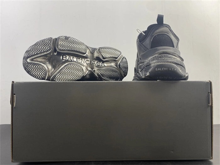 BLCG TRIPLE S CLEAR SOLE 524039 W03B5 ZeroBulk 4478