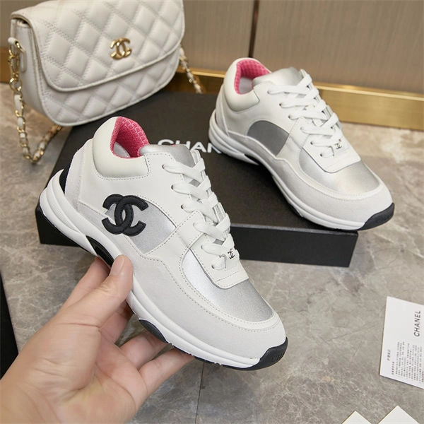 S*pportive chanal sneakers 2208