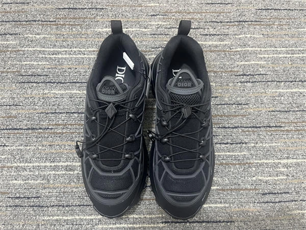 D10r sneaker zipup 1269