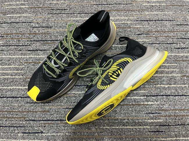 sunprotective G*u*i runners 91