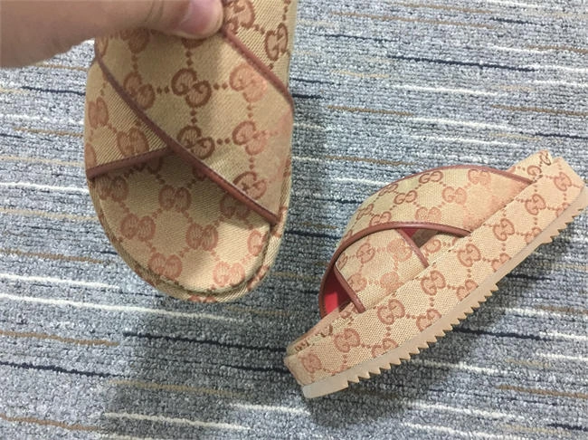 neat G*u*i side women 474