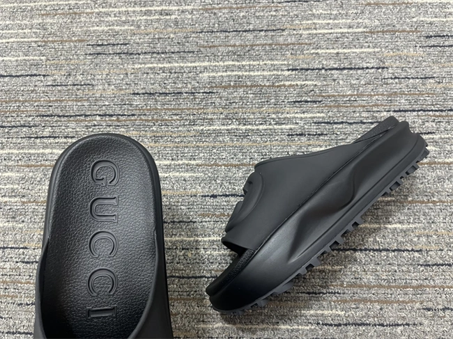 stretchable G*u*i slide 401