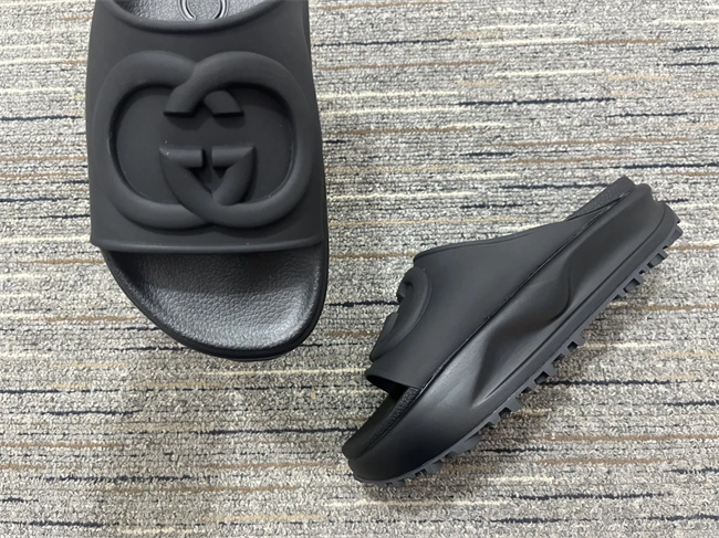 stretchable G*u*i slide 401