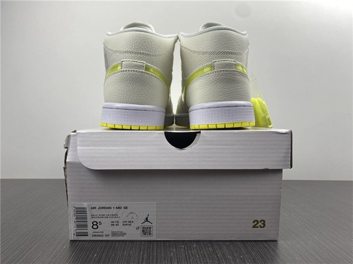 QuickDry Jordan1 Mid SE Voltage Yellow DB2822- 3710