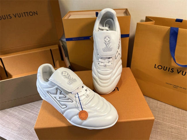 l0vis Vvtt0n wrinklefree 1668