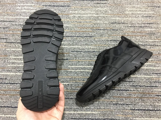 breathable Pra*a sneaker 3363